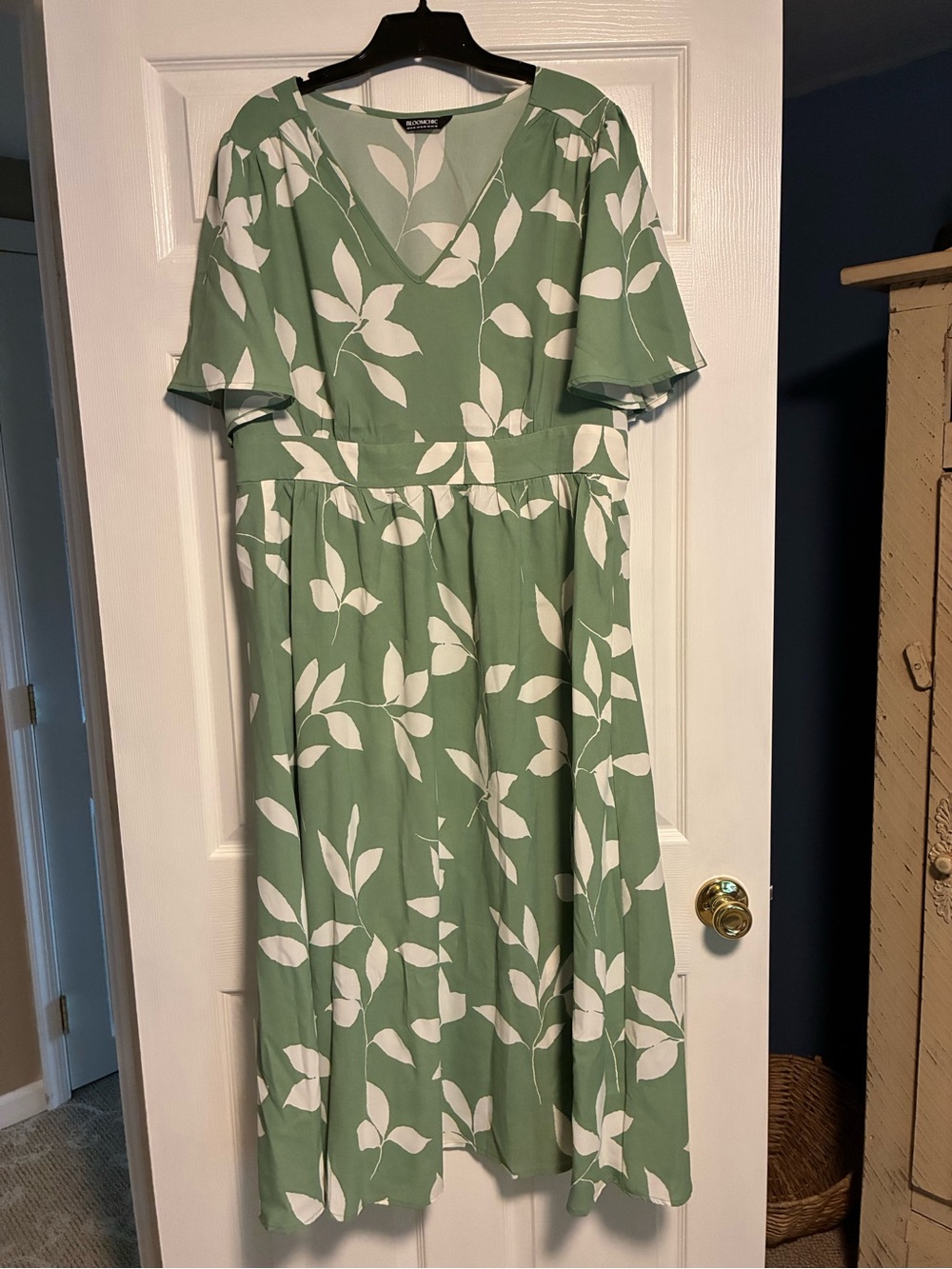 BloomChic Green and White Floral Midi Dress